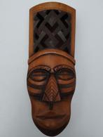Een houten doos met deksel in een Afrikaanse masker kleur br, Antiek en Kunst, Ophalen