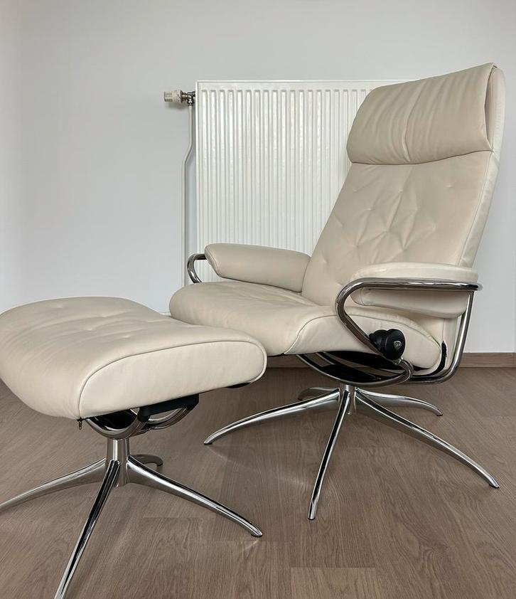 Fauteuil design Stressless avec repose-pieds, Maison & Meubles, Fauteuils, Comme neuf, Cuir, Métal, 75 à 100 cm, 125 à 150 cm