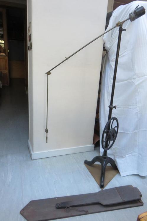 Machine voor borduurontwerpen, Antiek en Kunst, Antiek | Gereedschap en Instrumenten, Ophalen