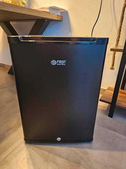 Koelkast first austria, Elektronische apparatuur, Koelkasten en IJskasten, Zo goed als nieuw, Ophalen