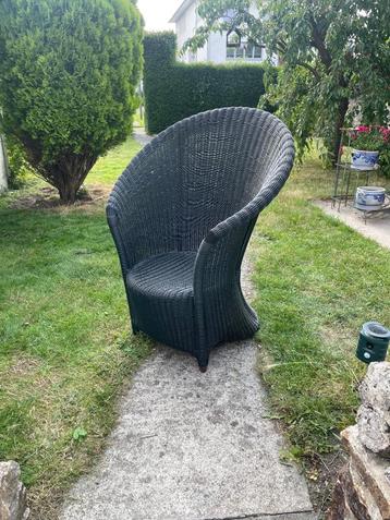 Fauteuil in rotan beschikbaar voor biedingen