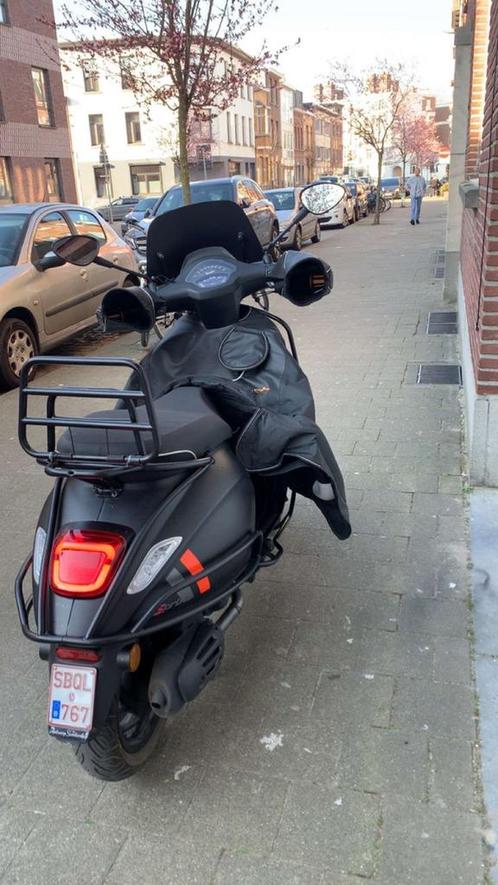Vespa sprint 2024 b klasse te koop, Fietsen en Brommers, Scooters | Piaggio, Zo goed als nieuw, Ophalen of Verzenden