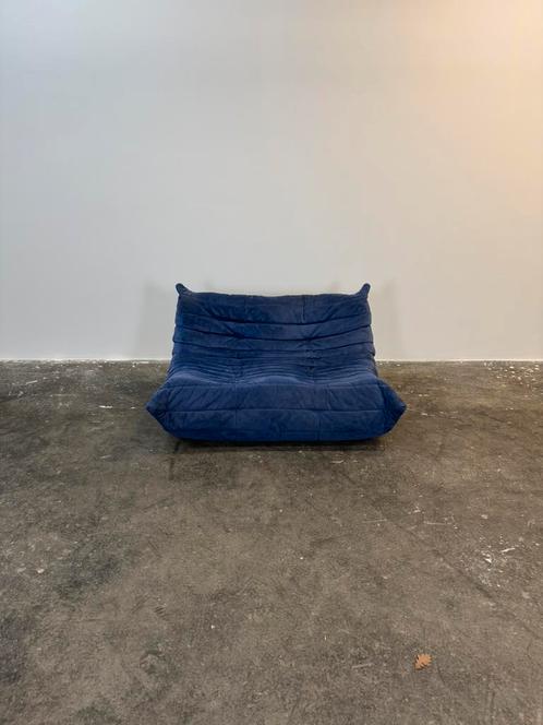 Ligne Roset Togo Michel Ducaroy blauw alcantara, Antiek en Kunst, Antiek | Meubels | Stoelen en Sofa's, Ophalen