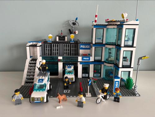 Lego politiekantoor 7498, Kinderen en Baby's, Speelgoed | Duplo en Lego, Zo goed als nieuw, Lego, Ophalen of Verzenden