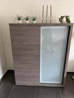 Kast en tafel, Ophalen