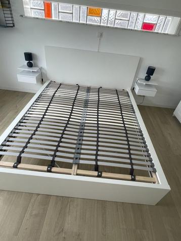 lit 160 x 200 avec sommier, Modern Ikea, Comme neuf, Enlèvement, 200 cm