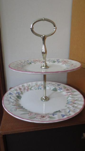 étagere 2 niveaus beschikbaar voor biedingen