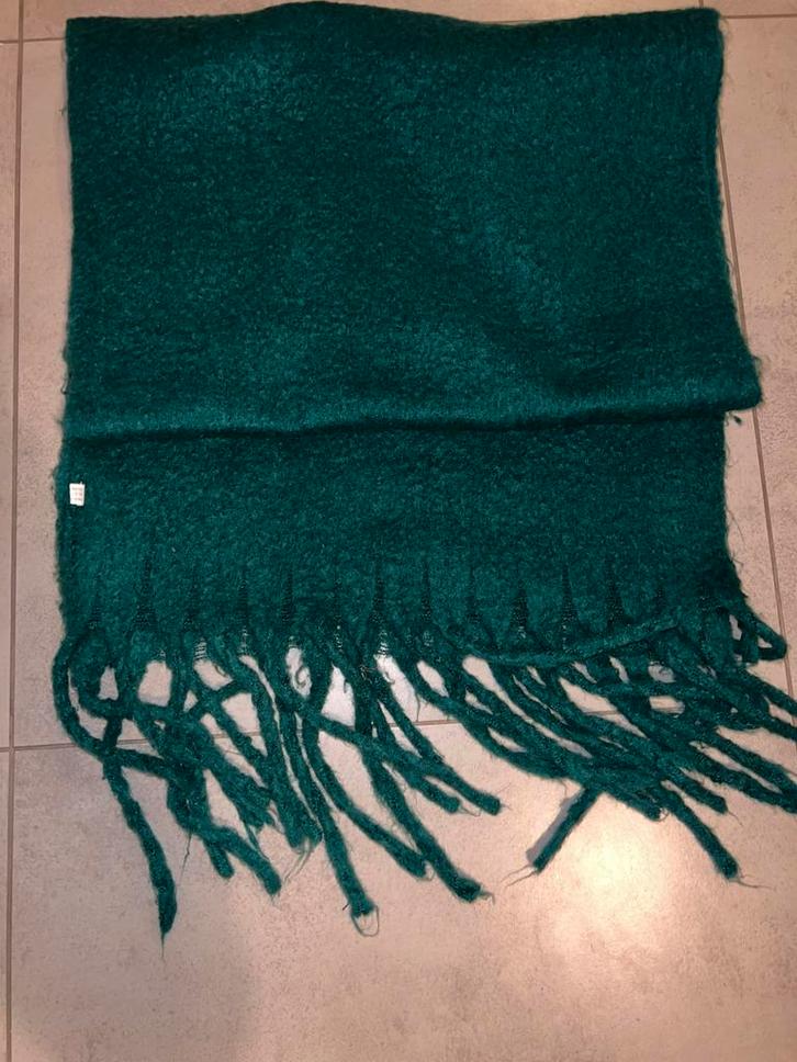 Groene lange warme sjaal, Kleding | Dames, Mutsen, Sjaals en Handschoenen, Zo goed als nieuw, Sjaal, Ophalen