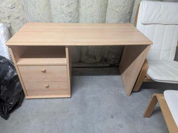 Bureau avec 2 tiroirs – Utilisé mais en bon état,  à réparer beschikbaar voor biedingen