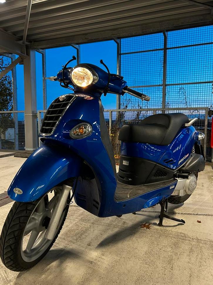 Kymco people 250cc tiptop in orde splinternieuw, Fietsen en Brommers, Scooters | Overige merken, Zo goed als nieuw, Benzine, Verzenden