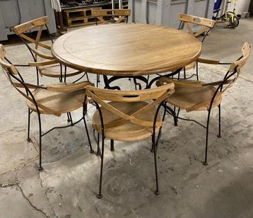 Eiken eettafel met stoelen