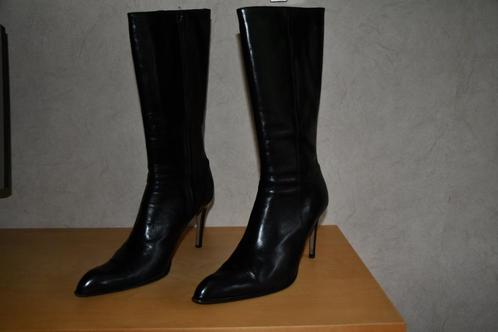 Zwarte lederen laarzen met stilettohak - maat 43, Kleding | Dames, Schoenen, Zo goed als nieuw, Hoge laarzen, Zwart, Ophalen of Verzenden