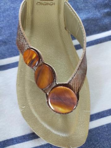 Inblu : comfortabel goud beige bruin teenslippers mt 39 beschikbaar voor biedingen