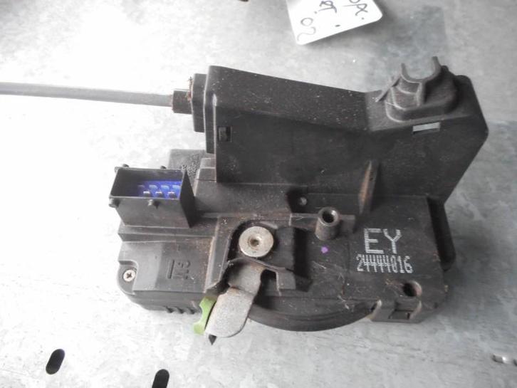 VEROUILLAGE CENTRALISEE AVANT DROIT Opel Zafira (F75), Autos : Pièces & Accessoires, Autres pièces automobiles, Opel, Utilisé