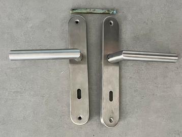 Klink. Deurklink beschikbaar voor biedingen