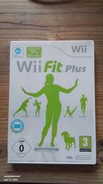 Wii Fit Plus met balance board in de doos, Zo goed als nieuw, Verzenden