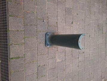 Oude voet voor slijpsteen  beschikbaar voor biedingen