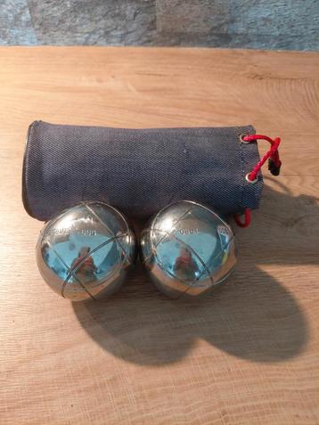 2 petanque ballen OBUT DOG in draagzakje beschikbaar voor biedingen