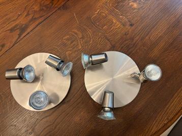 2 palfondlampen met elk 3 spots beschikbaar voor biedingen