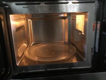 MIELE MICROGOLFOVEN M8161 + WARMHOUDLADE  EGW 3060-1 beschikbaar voor biedingen