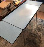 Vintage eettafel in witte Formica in originele staat, Huis en Inrichting, Ophalen, Zo goed als nieuw