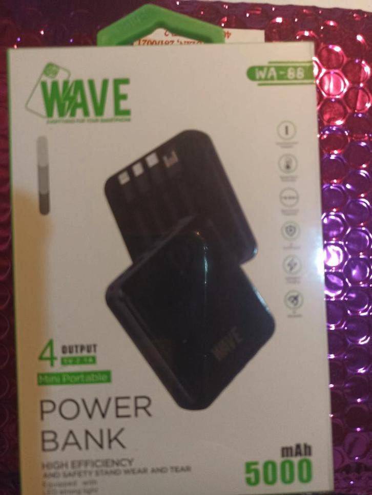 Powerbank 5000 mAh externe batterij met 4 universele kabels, Telecommunicatie, Powerbanks, Nieuw, Ophalen of Verzenden