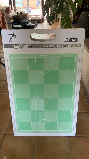 Tactiektafel tactiekbord voetbal magnetisch beschikbaar voor biedingen