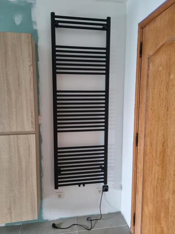 Oppio WiFi Elektrische handdoekradiator - 180x60 cm beschikbaar voor biedingen