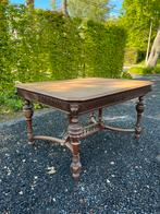 Antieke tafel met fijn houtsnijwerk, Ophalen