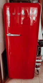 SMEG ijskast met diepvries vak, Elektronische apparatuur, Ophalen of Verzenden, Zo goed als nieuw