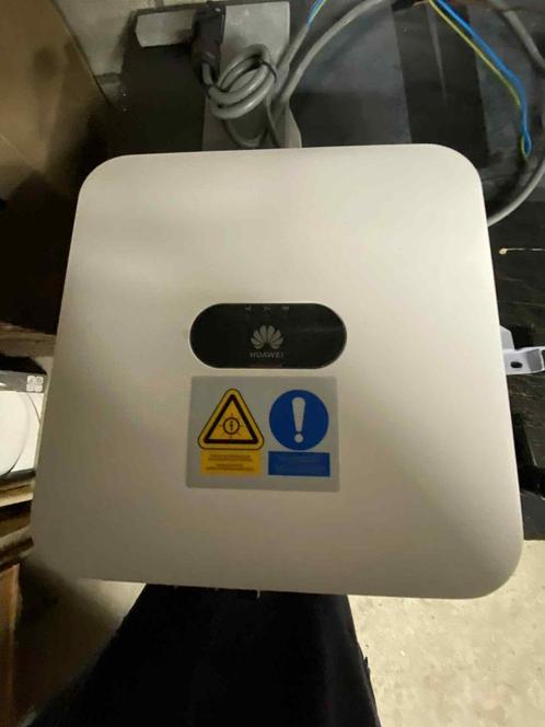 Huawei SUN2000-4.6KTL-L1  monofasige omvormer., Doe-het-zelf en Bouw, Zonnepanelen en Toebehoren, Zo goed als nieuw, Ophalen