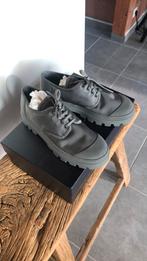 PRADA Nieuwe kaki sneakers 42, Nieuw, Sneakers, Prada, Overige kleuren