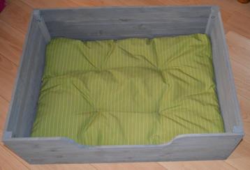 Panier pour chien en bois 78 x 58 cm avec coussin