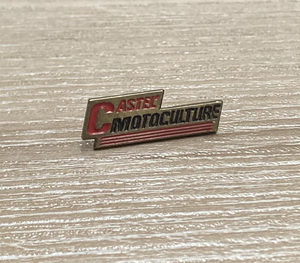 PIN - CASTEL - MOTOCULTURE - MOTO, Verzenden, Gebruikt, Transport, Speldje of Pin