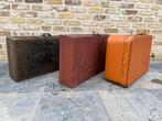 Drie oude valiezen waarvan twee houten., Gebruikt, Ophalen