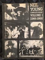 Neil Young song book 1966-1969, Warner Bros Publications, Gelezen, Ophalen of Verzenden