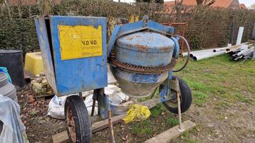 betonmolen met verbrandingsmotor 350Liter (Honda) beschikbaar voor biedingen