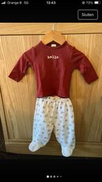 Setje broek en t shirt 62, Enlèvement, Comme neuf, Garçon ou Fille, Ensemble