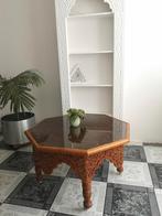 Oriëntal houten ronde Gesneden tafel met getinte glas, Huis en Inrichting, Tafels | Bijzettafels, Ophalen, Gebruikt, Glas