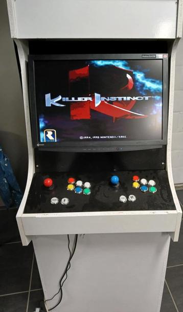 OOO arcade kast  met 24inch + 26800 games 2players beschikbaar voor biedingen
