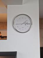 Moderne grote klok van Salt & Pepper, een echte eyecatcher!, Envoi