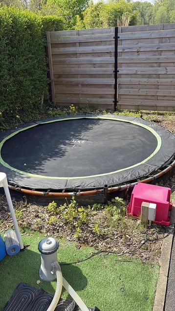 Trampoline (in grond), Enlèvement, Utilisé