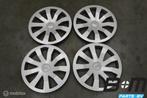 Set 15 inch wieldoppen Audi A1 GB 82A601147, Auto-onderdelen, Gebruikt, Band(en)