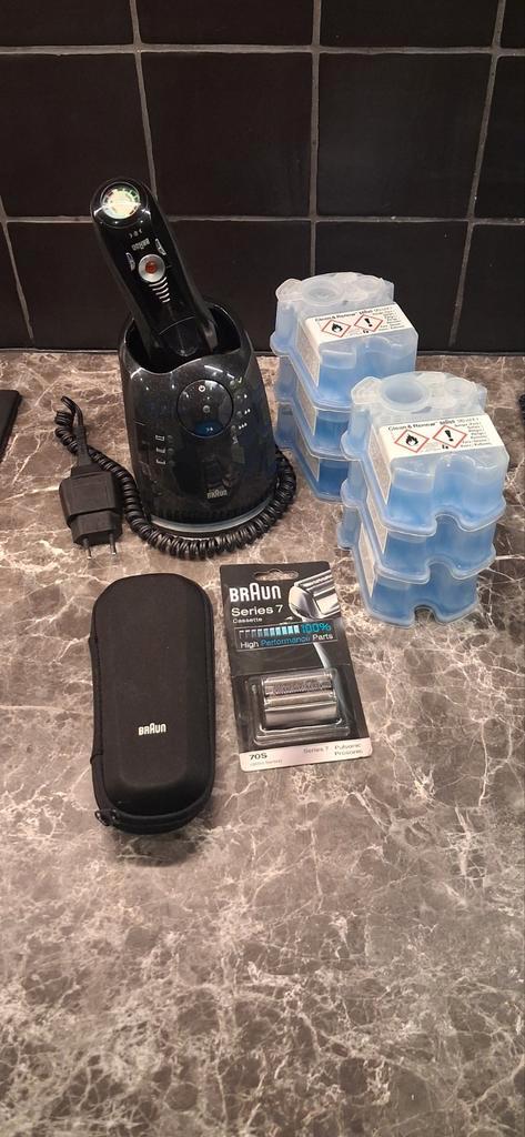 Braun Series 7 scheerapparaat, Elektronische apparatuur, Persoonlijke Verzorgingsapparatuur, Zo goed als nieuw, Scheren en Epileren