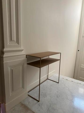 Bijzettafel van Bensimon beschikbaar voor biedingen