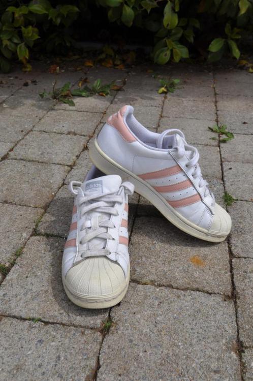 Adidas superstar blanc et rose t.36/uk 3.5, Kleding | Dames, Schoenen, Gedragen, Sneakers, Wit, Ophalen