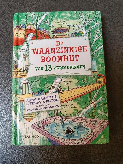 De waanzinnige boomhut van 13 verdiepingen, Boeken, Kinderboeken | Jeugd | onder 10 jaar, Zo goed als nieuw, Ophalen of Verzenden