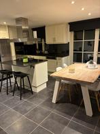 Keuken met kookeiland en apperatuur, Huis en Inrichting, Ophalen, Gebruikt, Wit, Graniet of Steen