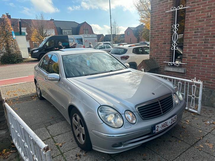 Meecedes E220 CDi Avant-Garde Euro4, Autos, Mercedes-Benz, Entreprise, Classe E, ABS, Phares directionnels, Régulateur de distance