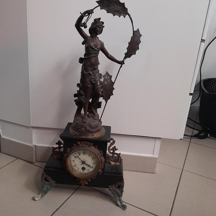 Antieke Franse pendule met staande dame, Antiek en Kunst, Antiek | Klokken, Ophalen
